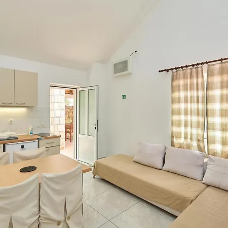 アパート 1 Bedroom In サプルナラ