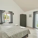 1 Bedroom Front In