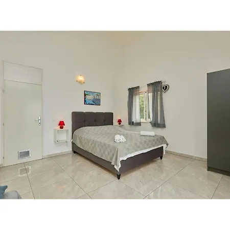 Appartement 1 Bedroom Front In *